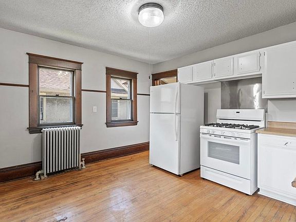 4th image of 3017 29th Ave S APT 2