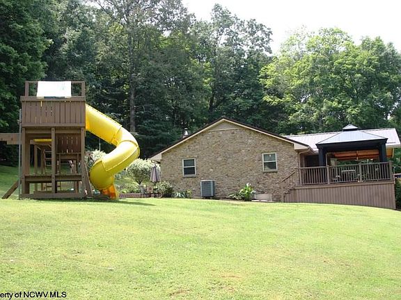 5th image of 23 Hollowtree Ln