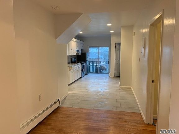 3rd image of 152-28 Roosevelt Ave #1