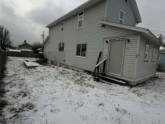 2nd image of 423 3rd St