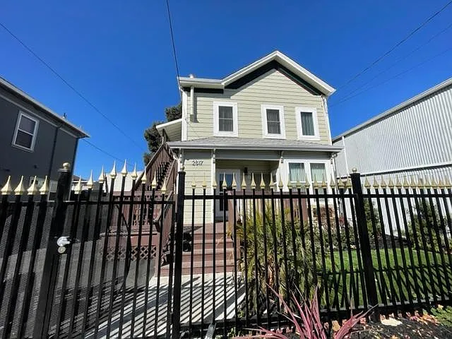 2815 Filbert St #C