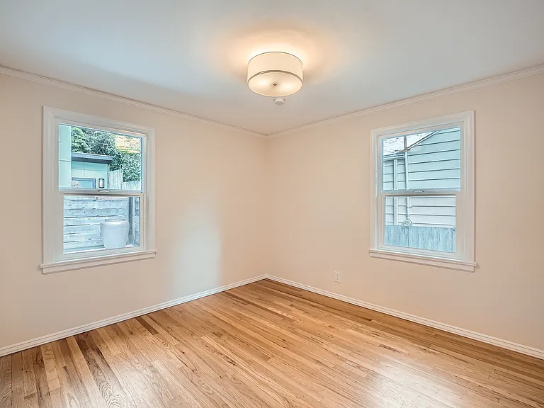 4548 NE Tulane Pl — Photo 11