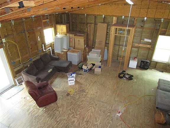 5th image of 21108 Durden Rd