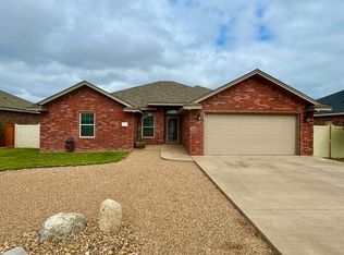 3313 Northglen Dr, Clovis, NM 88101