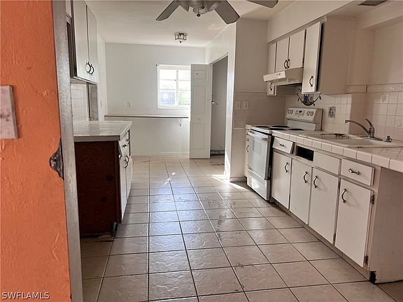 4th image of 1421 Juddale St E