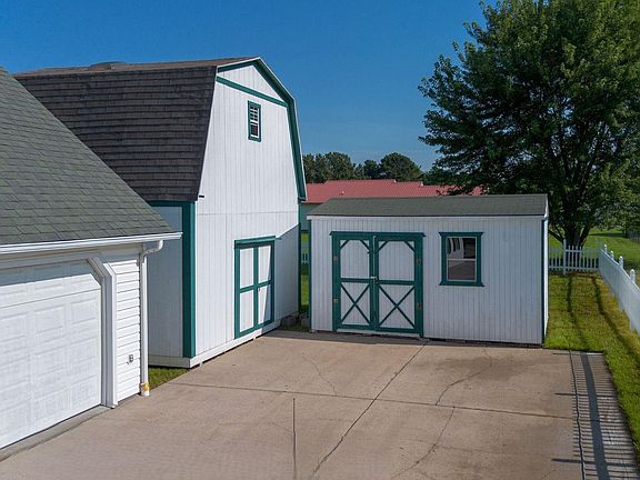 5th image of 170 Heather Ln