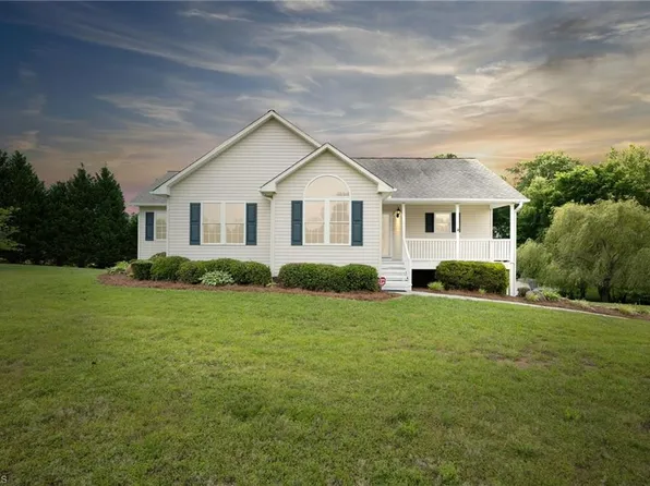 470 Dogwood Acres Ln, Madison, NC 27025