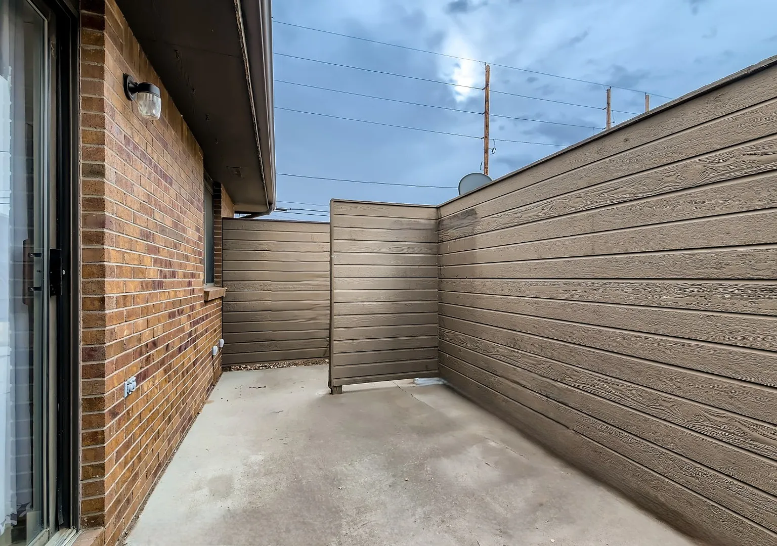 Lease Special - 2 weeks free - Flats at 9th Avenue — Photo 4