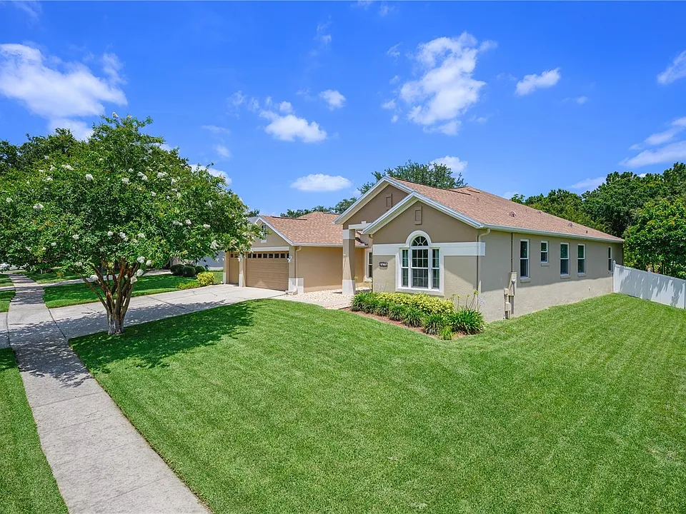 2413 Prairie View Dr