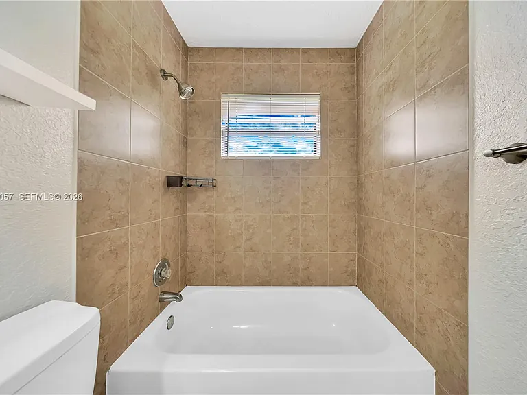9751 Wayne Ave #6 — Photo 8