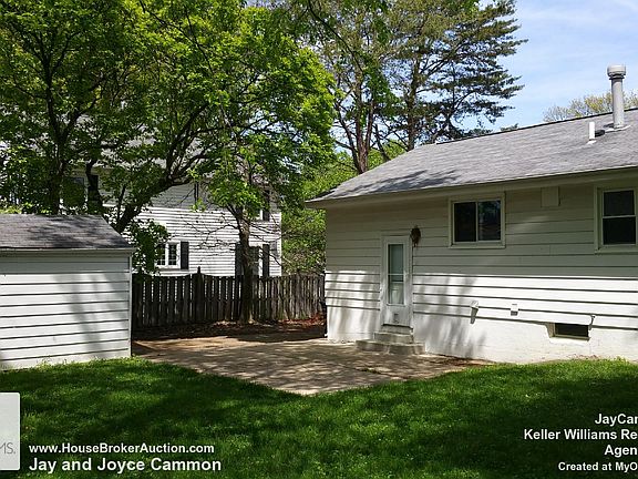 4th image of 416 Peeke Ave