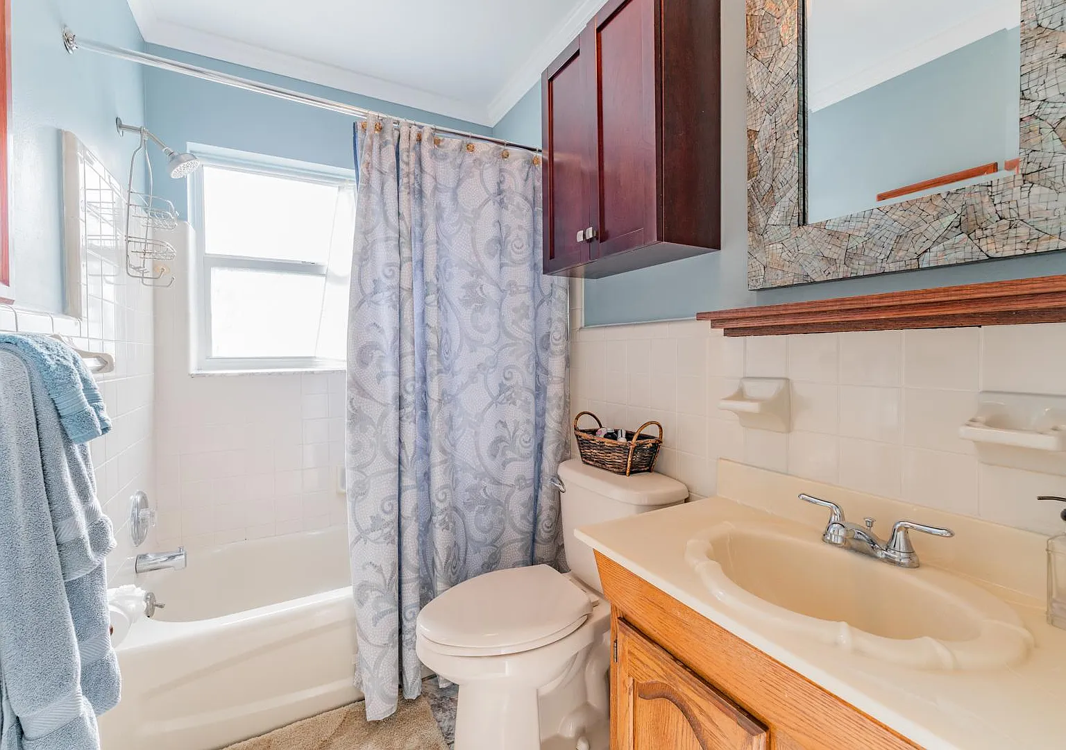2 bed, 1000 sqft, $6,000 — Photo 2
