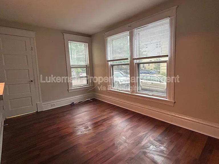 420 Pearl St #9 — Photo 3