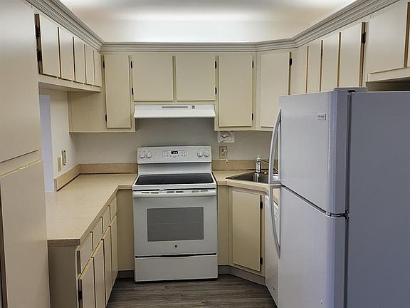 3rd image of 1605 SW Silver Pine Way #1101