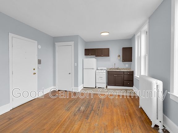 3rd image of 131 Allen St APT 15