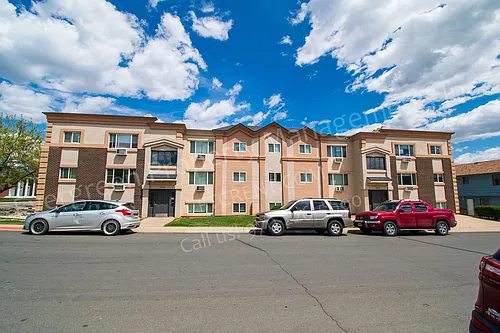 2034-2036 W Plum St Photo 1