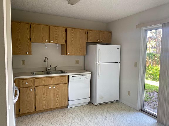 3rd image of 2545 86th Avenue