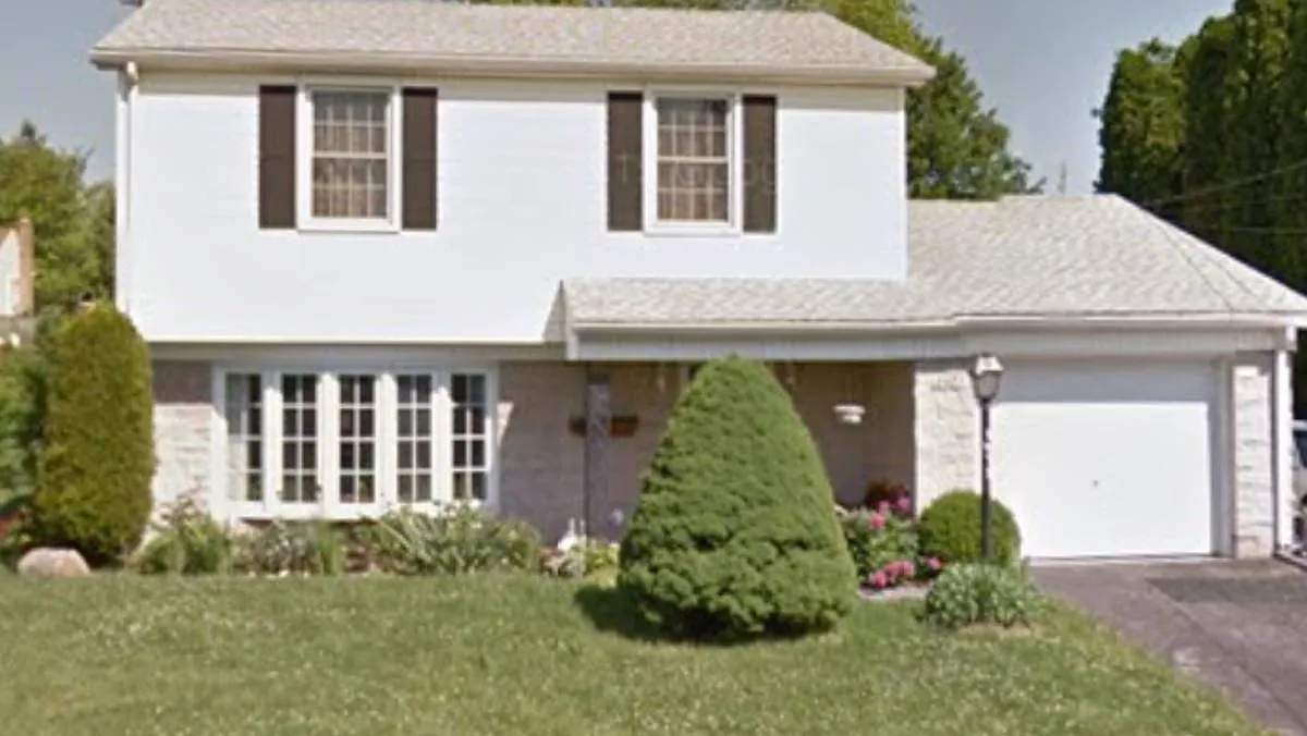 2473 Berkshire Ln photo 1