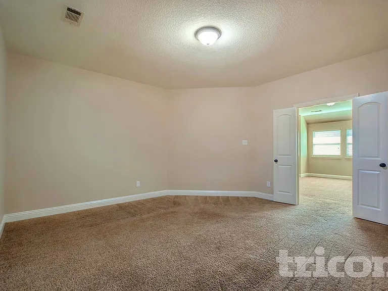 409 Montgomery Ave — Photo 3