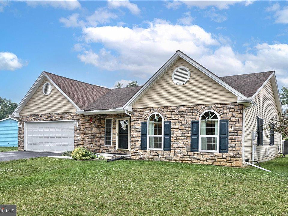 703 W Pine St, Mount Holly Springs, PA 17065 Zillow