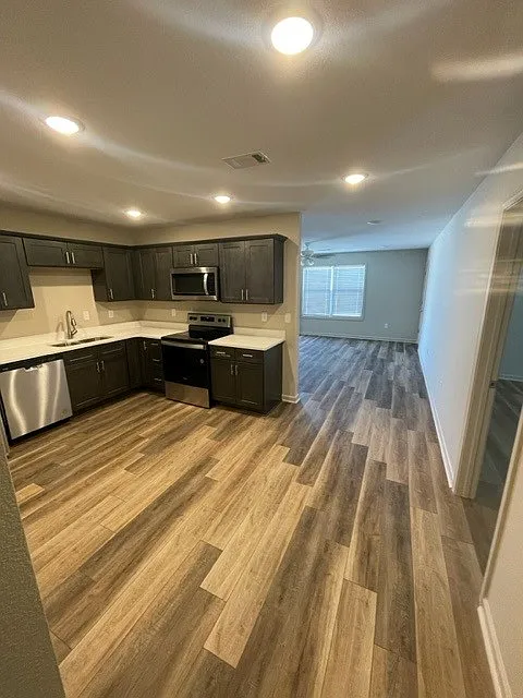 4421 E Main St #8