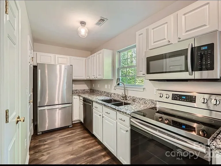 5424 River Falls Dr — Photo 8