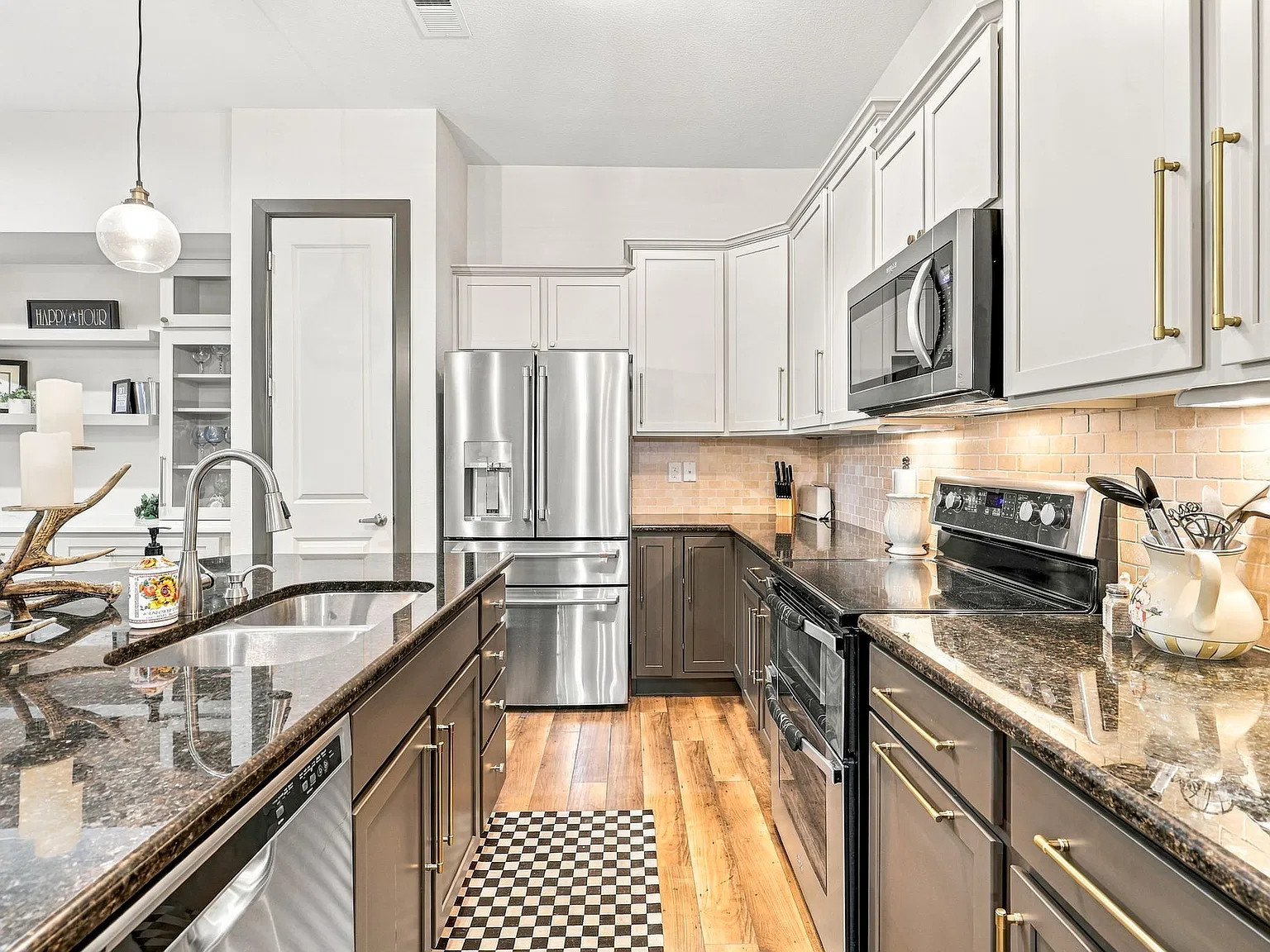 1 bed, 1023 sqft, $3,100 — Photo 2