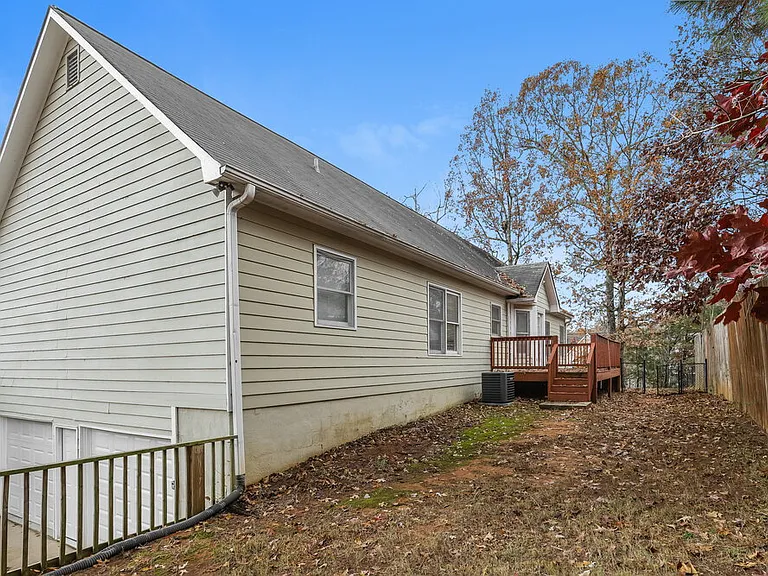 9704 Squirrel Wood Run — Photo 16