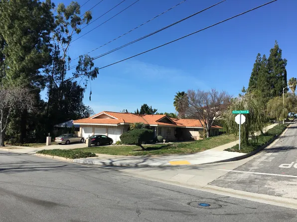 3690 Ranch Top Rd, Pasadena, CA 91107