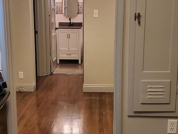 3rd image of 610 N Madison Ave