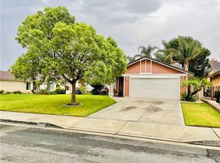 2621 W Montecito Dr, Rialto, CA 92377