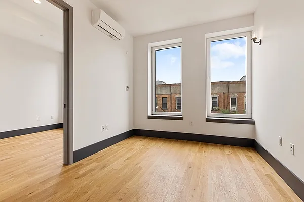 Rented by MNS | media 32