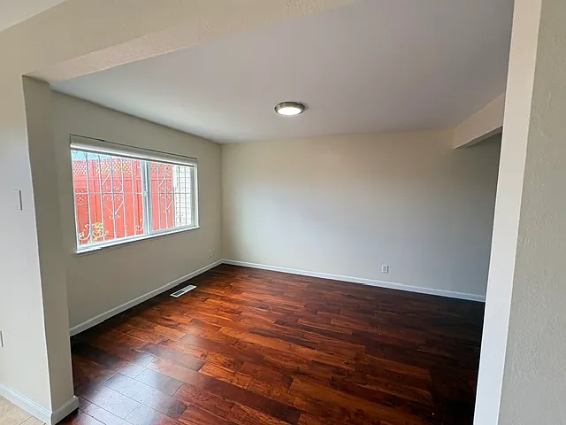 2176 Greendale Dr — Photo 6
