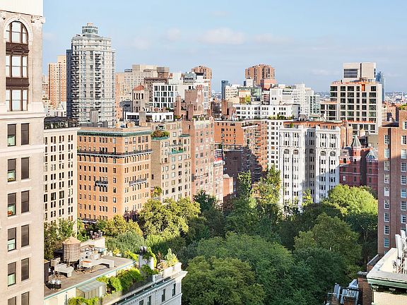 4th image of 240 Park Ave S APT 17