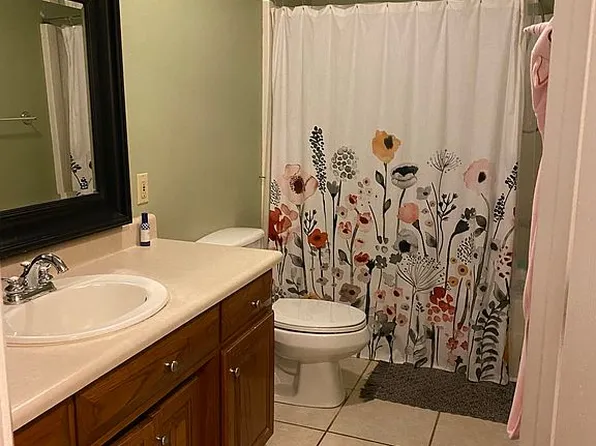 6065 Val Del Rd, Hahira, GA 31632