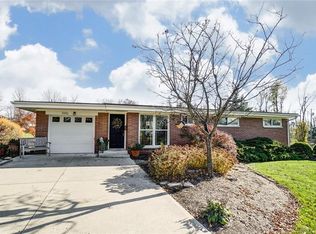 3911 Gardenview Dr, Dayton, OH 45431