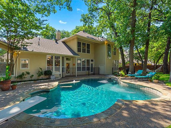 3rd image of 8309 Thornbird Dr