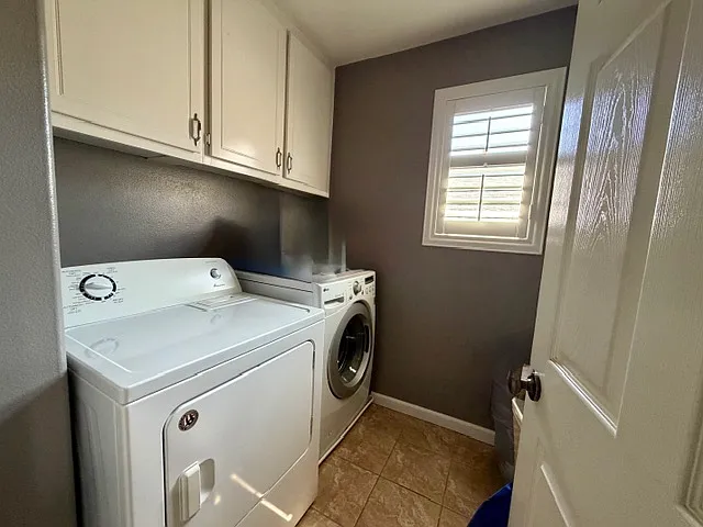 2297 Treetop Ln — Photo 11