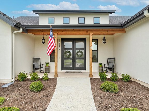 3rd image of 113 Crystal Ln