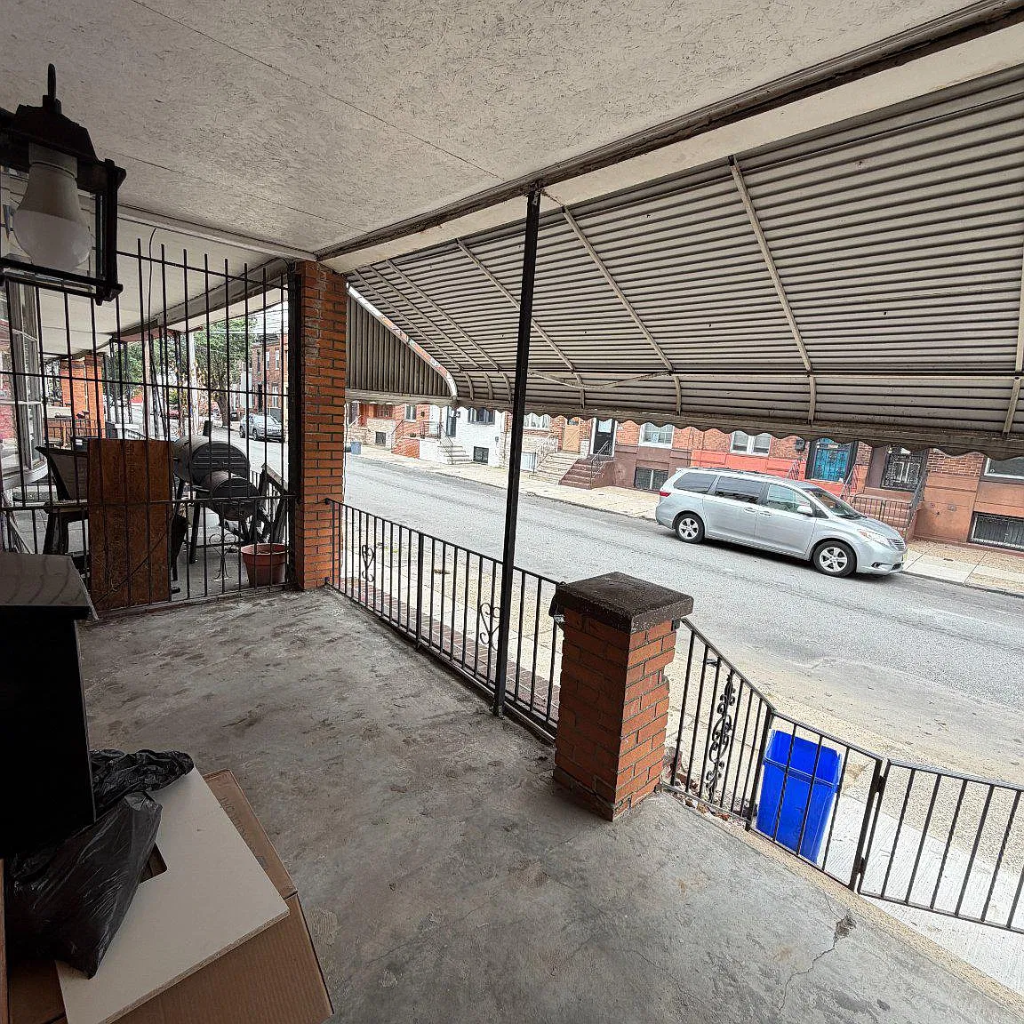 3 bed, 1.5 bath, 1240 sqft, $2,000 — Photo 2
