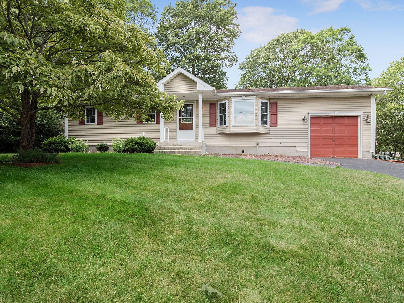 536 Wading River Rd, Manorville, NY 11949 Zillow