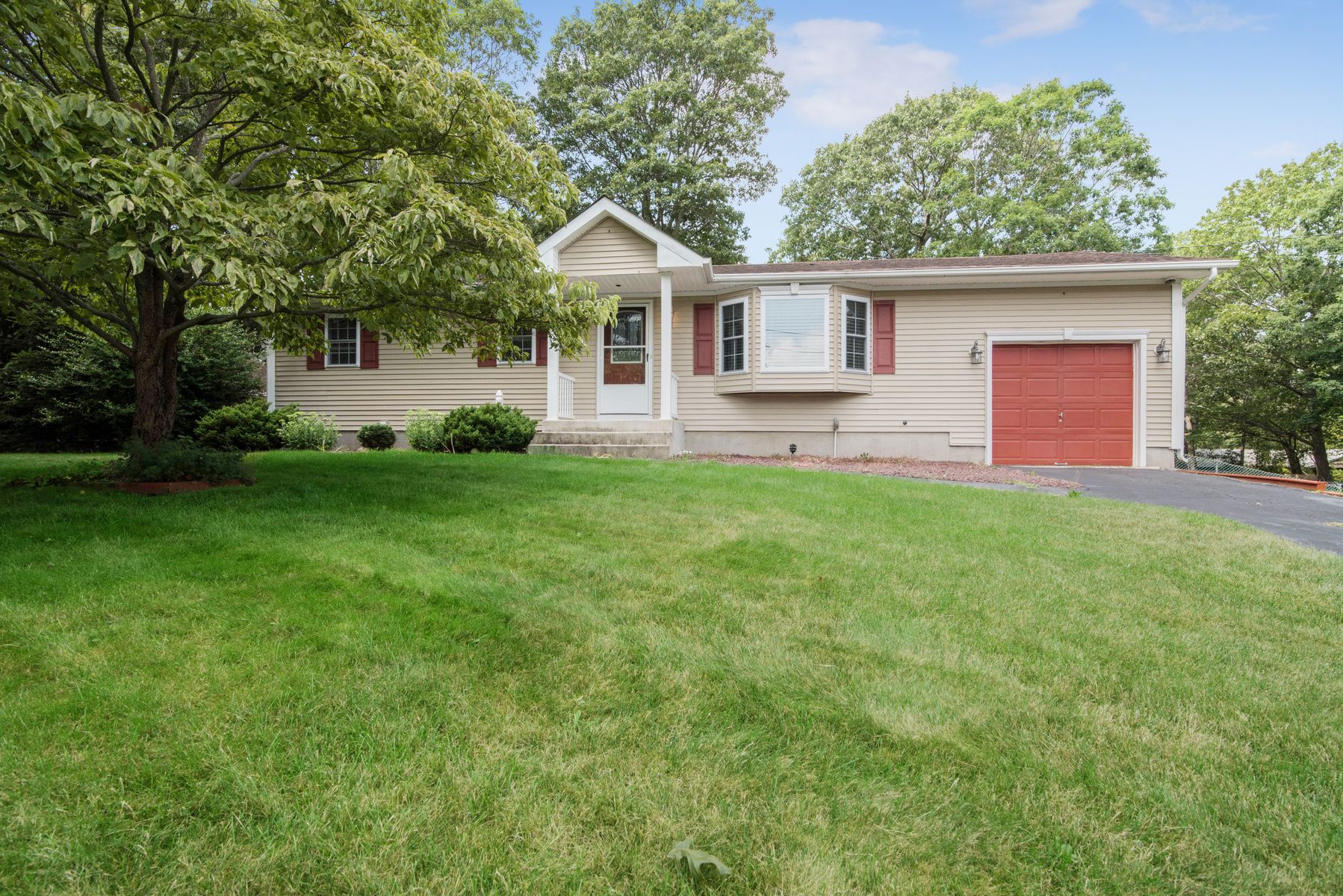 536 Wading River Rd in Manorville Out East