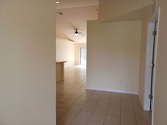 3rd image of 1104 NE 8th Pl