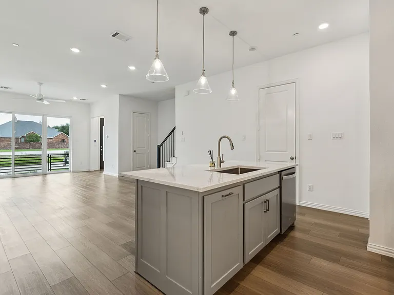 1276 Daybreak Dr — Photo 11