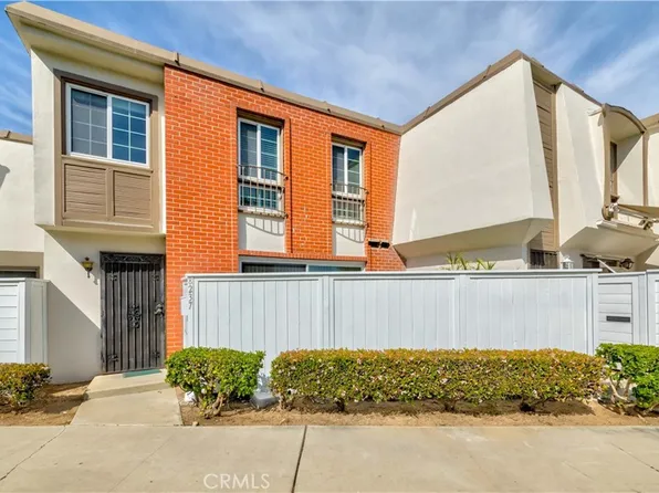 8237 Haseltine Grn, Buena Park, CA 90621