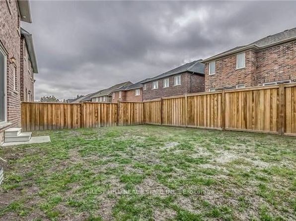 7 Grogan St, Ajax, ON L1Z 0P6