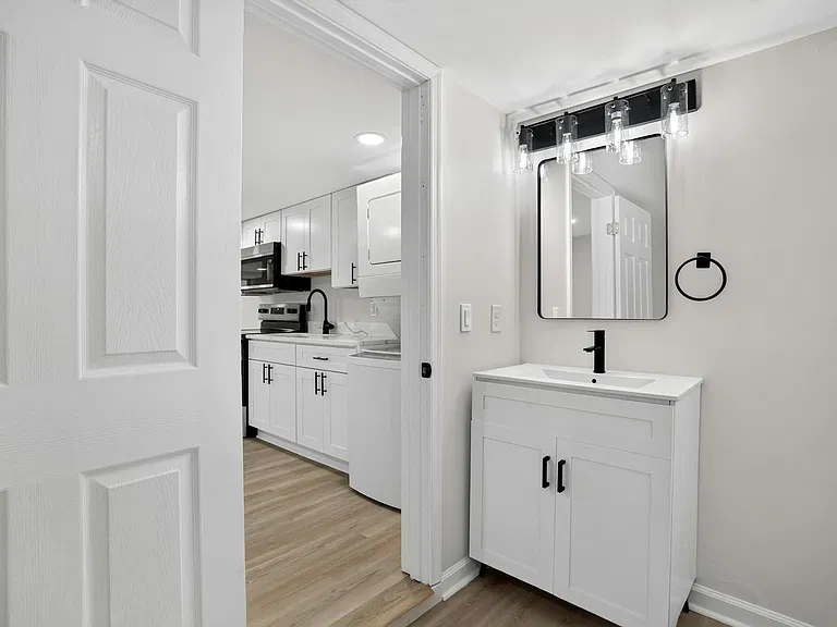 428 S Governors Ave #A — Photo 15