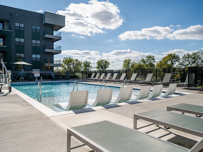 Harbor Side at Conwood Flats Apartments — Photo 13