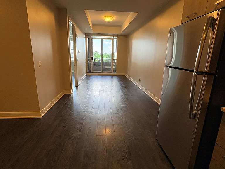 150 Main St W #504 — Photo 14