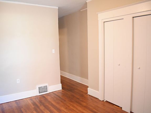 2nd image of 1943 W Bethune St Unit 1